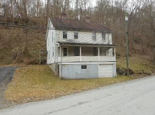 650 Pike Run Dr, Coal Center, PA 15423