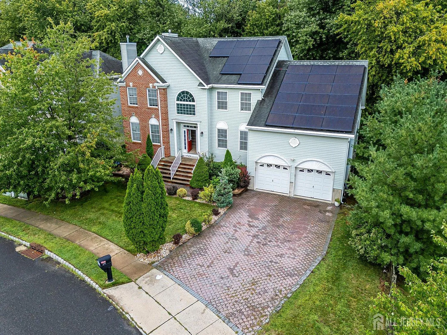 5 bed, 4.0 bath, 2946 sqft, $5,200 — Photo 3