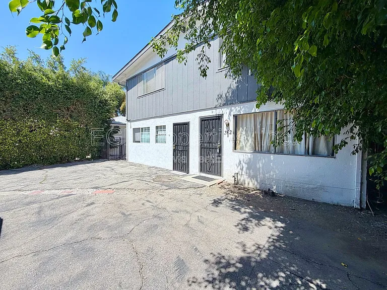 362 N San Vicente Blvd #D — Photo 11