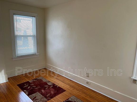 5th image of 168 Oak St Unit 1