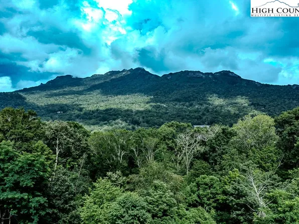 702 Ridge Drive, Linville, NC 28646