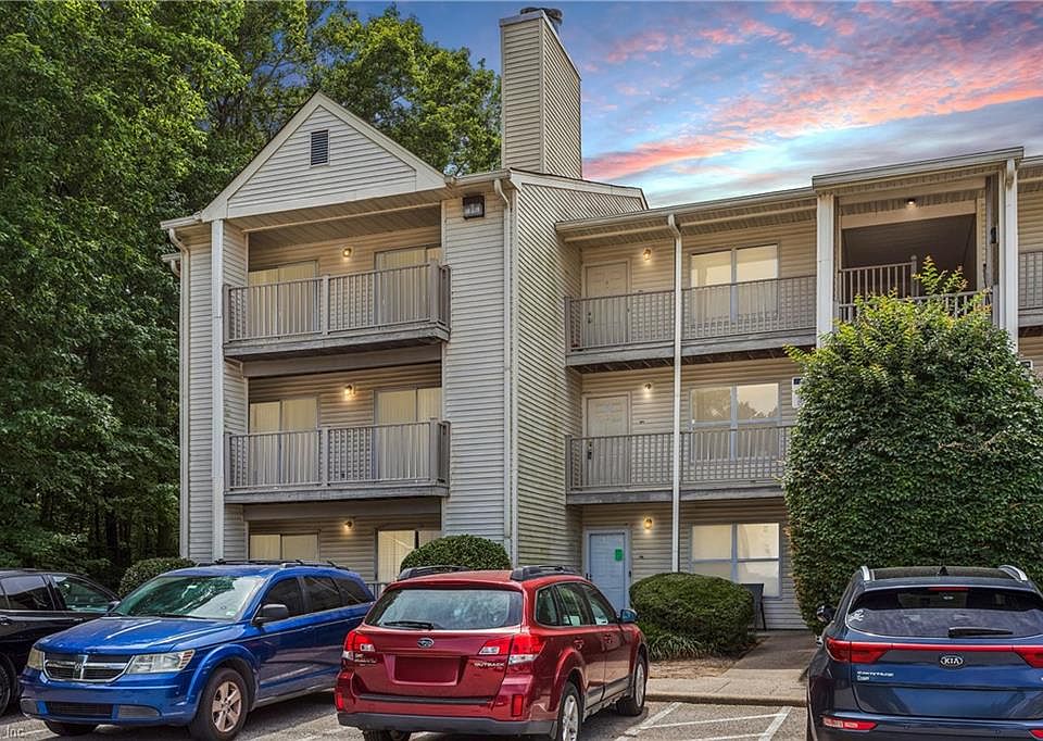 1st image of 541 Pineland Cir APT 201