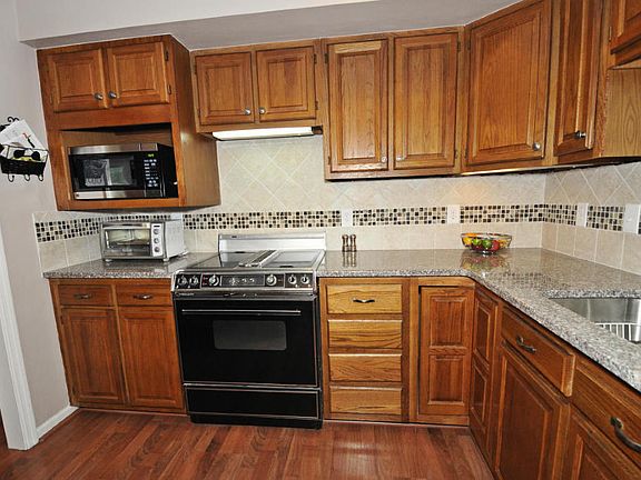 4th image of 8600 Olde Colony Trl APT 95