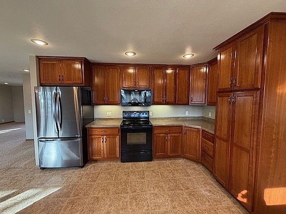 5th image of 403 4th St