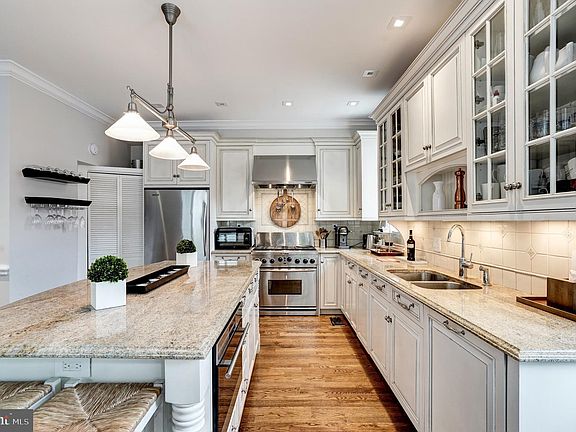 4th image of 2243 40th St NW