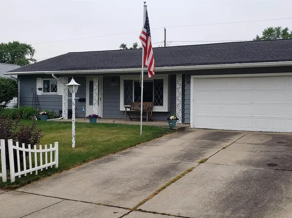 1635 Orkney Dr, South Bend, IN 46614