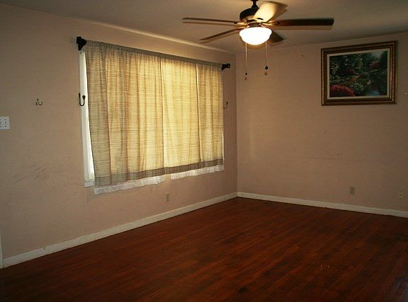4th image of 3018 W Beauregard Ave