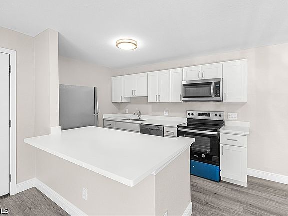 3rd image of 17422 Birchwood Ln APT 4