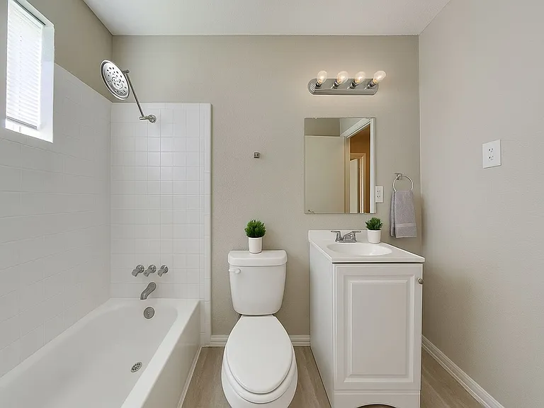 2225 Janice St — Photo 13