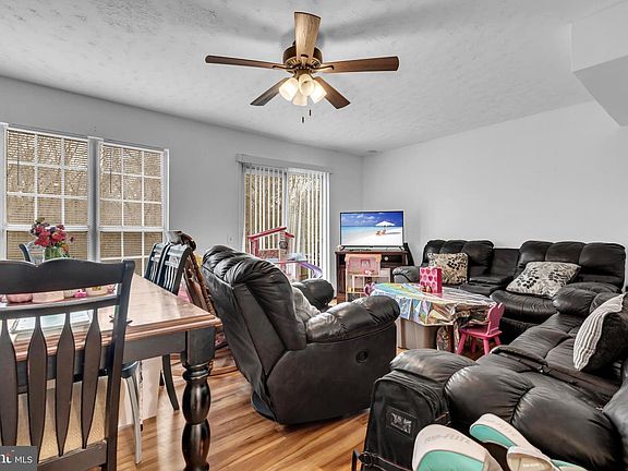 4th image of 3631 Kempsford Field Pl