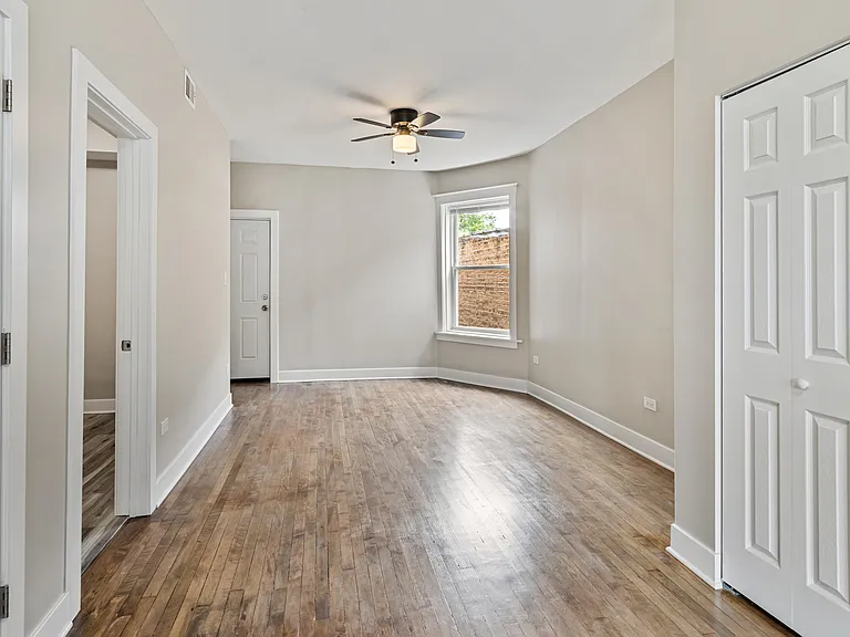 2630 W Division St #2R — Photo 8