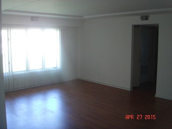 4th image of 6650 183rd St APT 2D