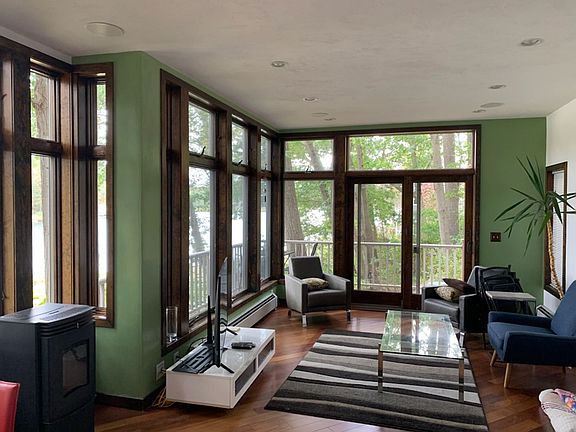 3rd image of 54 Woodward Ave