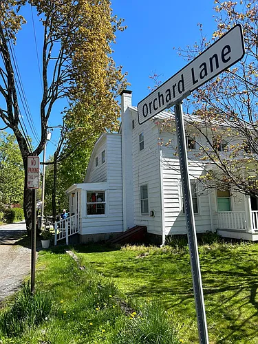 120 Tinker St #4 Photo 1