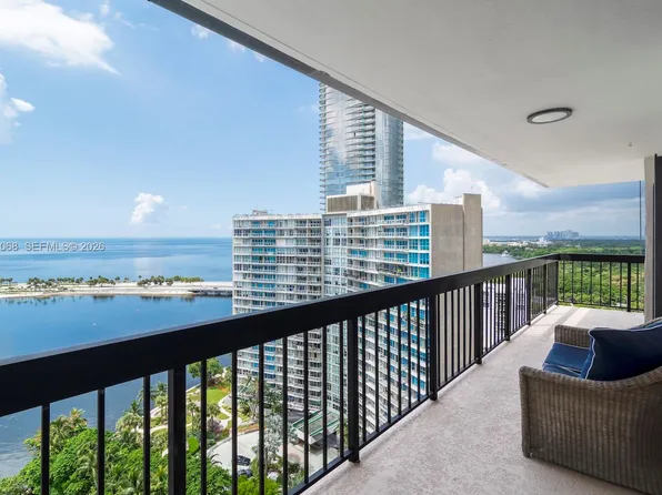 2333 Brickell Ave APT 2212, Miami, FL 33129