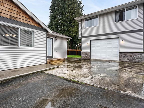 3rd image of 9566 Coote St