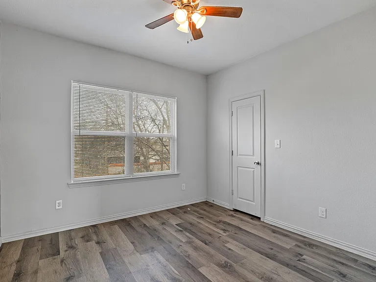 1711 E Tucker St #MAIN — Photo 8