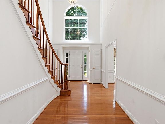 3rd image of 76 Millbrook Rd