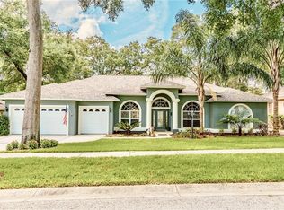 2412 Valrico Forest Dr, Valrico, FL 33594