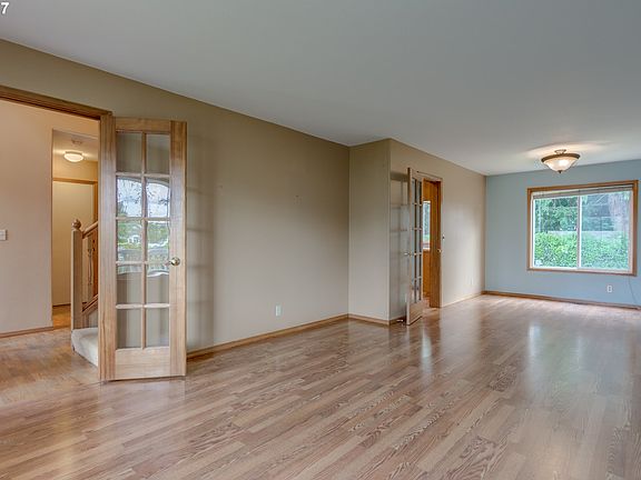 3rd image of 2880 SE 49th Ave