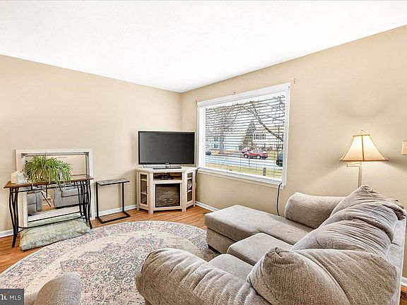 5th image of 8514 Discovery Blvd
