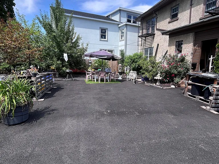 298 Highland Ave — Photo 17