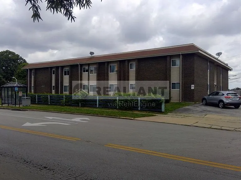 2069 Fontaine Rd #10 — Photo 3