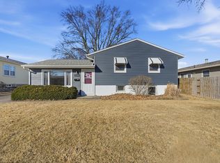 2136 N Gayman Ave, Davenport, IA 52804