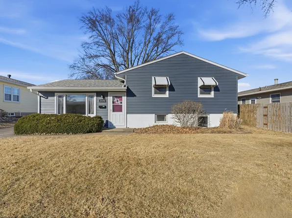 2136 N Gayman Ave, Davenport, IA 52804