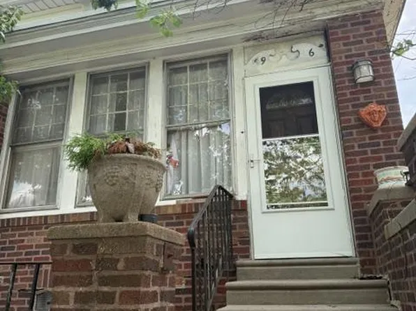 5916 Henry Ave, Philadelphia, PA 19128