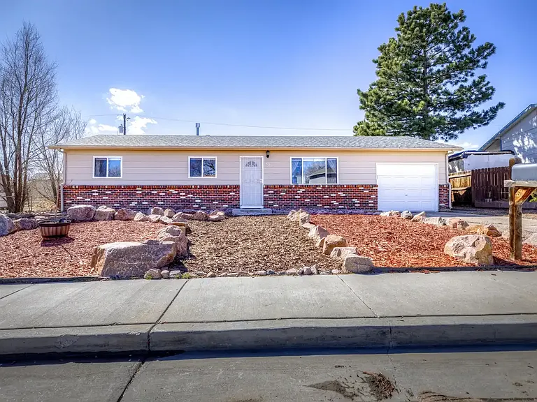 623 Catalina Dr — Photo 1