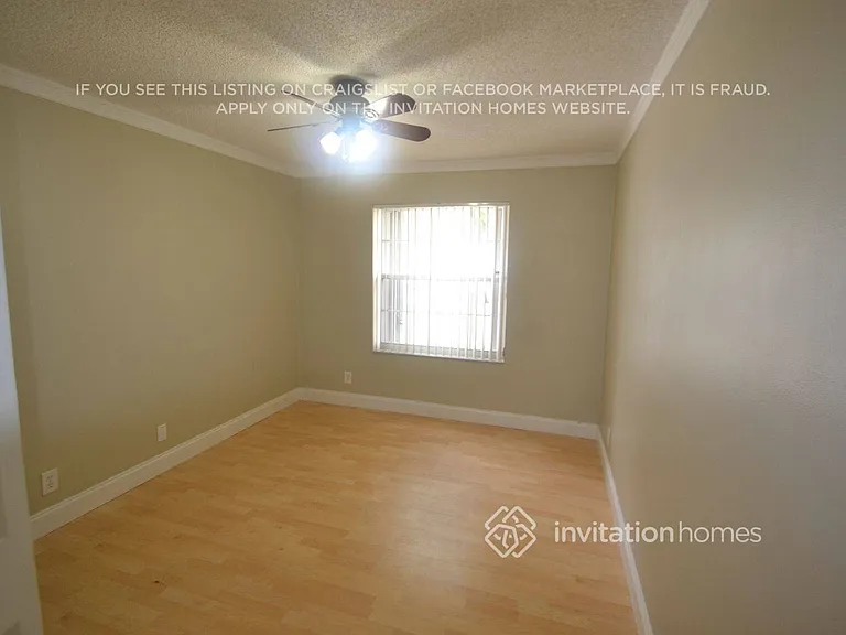 9406 NW 8th Cir — Photo 7