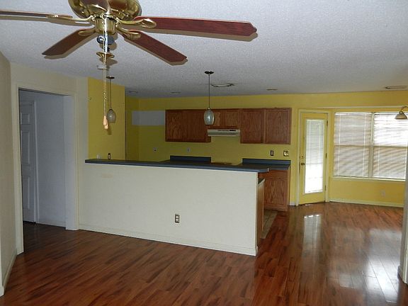 4th image of 2136 Miller Ave