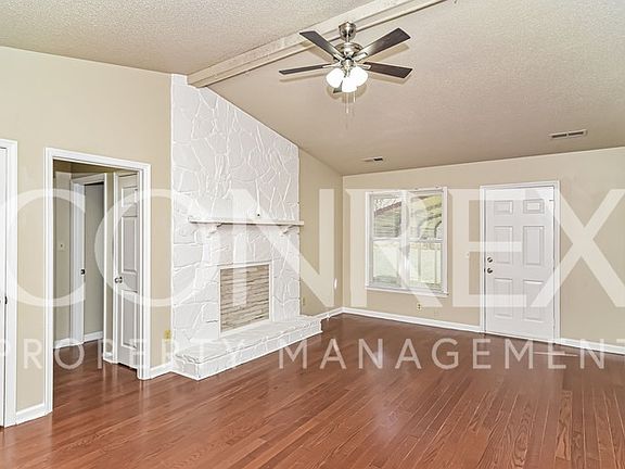 3rd image of 309 N Oxford Cir