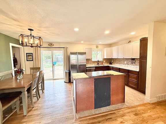 2nd image of 1311 Yosemite Dr