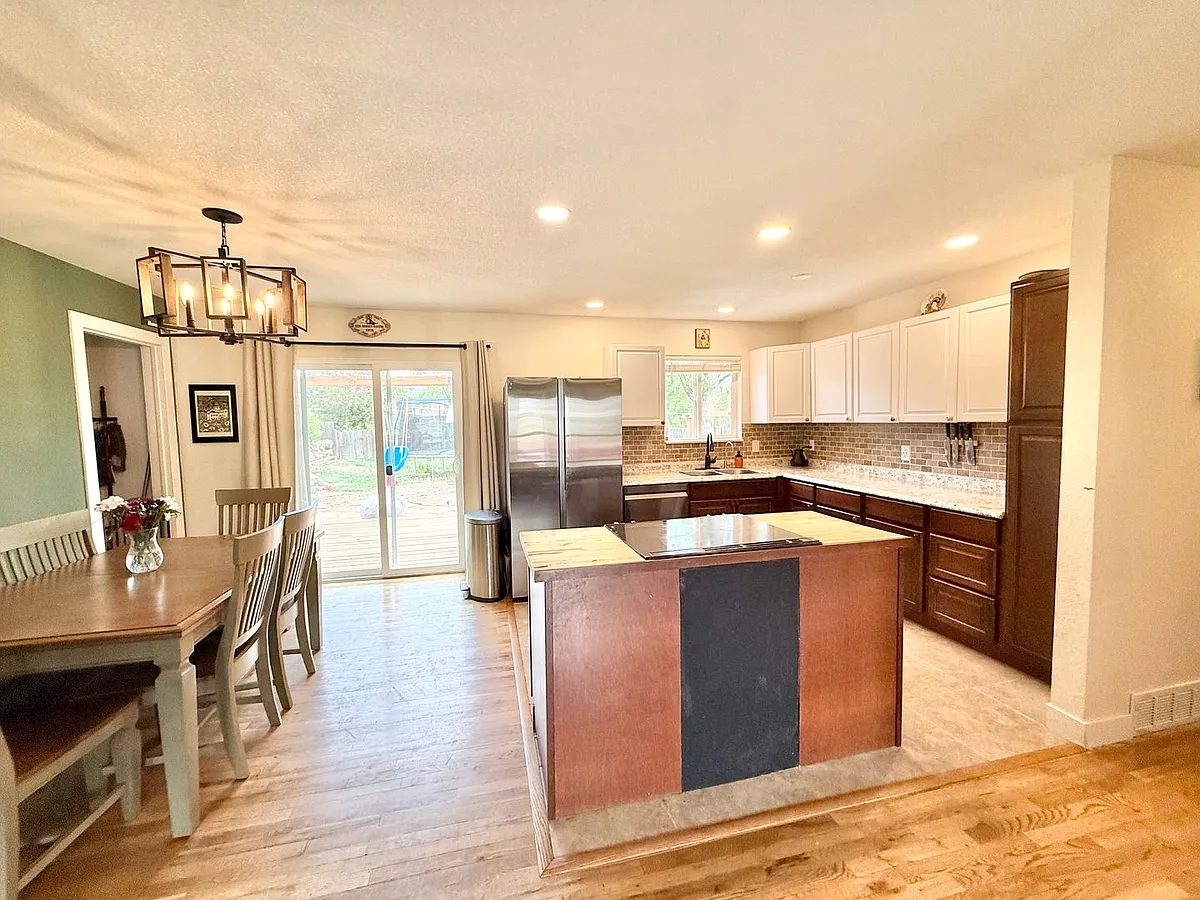 Building Photo - 1311 Yosemite Dr