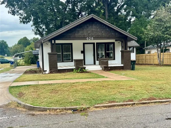 628 S 12th St, Chickasha, OK 73018