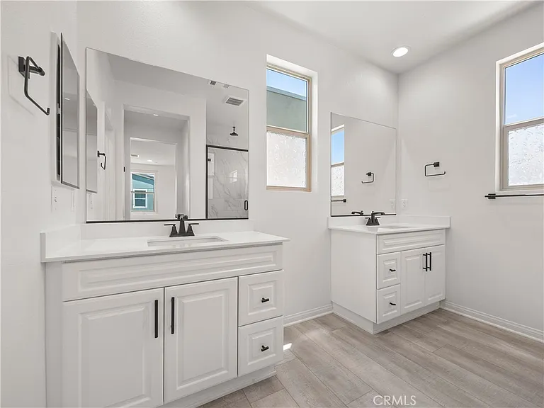 27448 Pioneer Ct — Photo 34