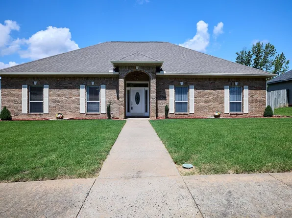 4116 Wildflower Ln, Benton, AR 72015