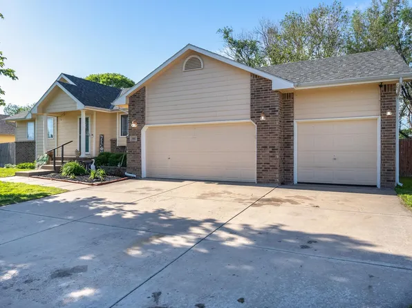 501 E Edwards St, Bentley, KS 67016
