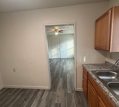 5th image of 4912 Elvin Ave