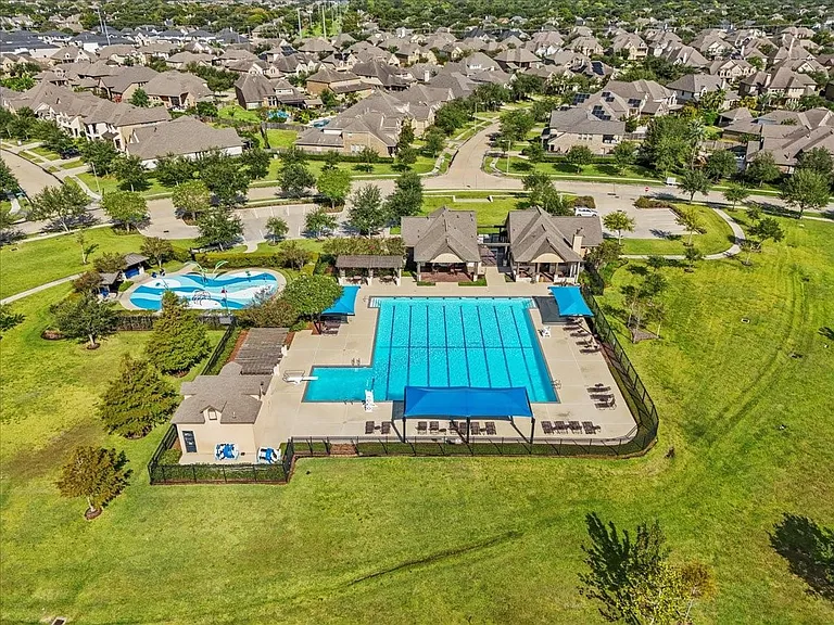 1117 Hancock Springs Ln — Photo 48
