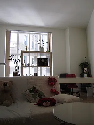 Rented by Platinum Forbes Global Properties | media 16