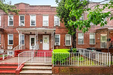 1640 West 1st Street