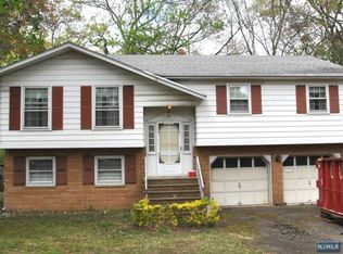 309 Wyckoff Ave, Waldwick, NJ 07463