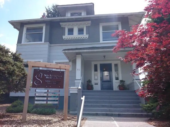 11 McGraw St, Seattle, WA 98109