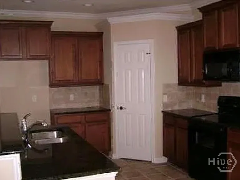 42 Weslyn Park Dr — Photo 3