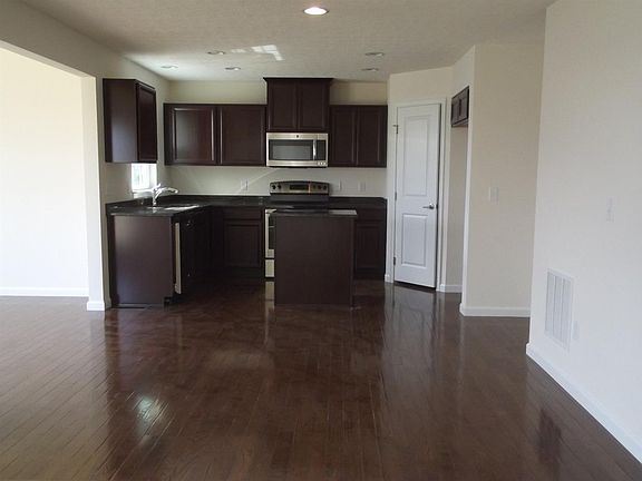 3rd image of 4690 Springwood Ct
