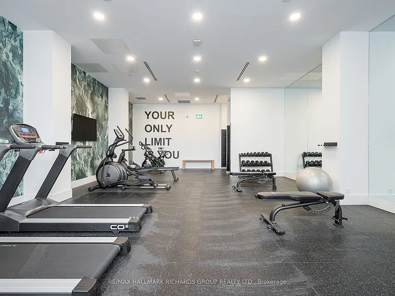 31 Huron St #Penthouse 610 — Photo 19