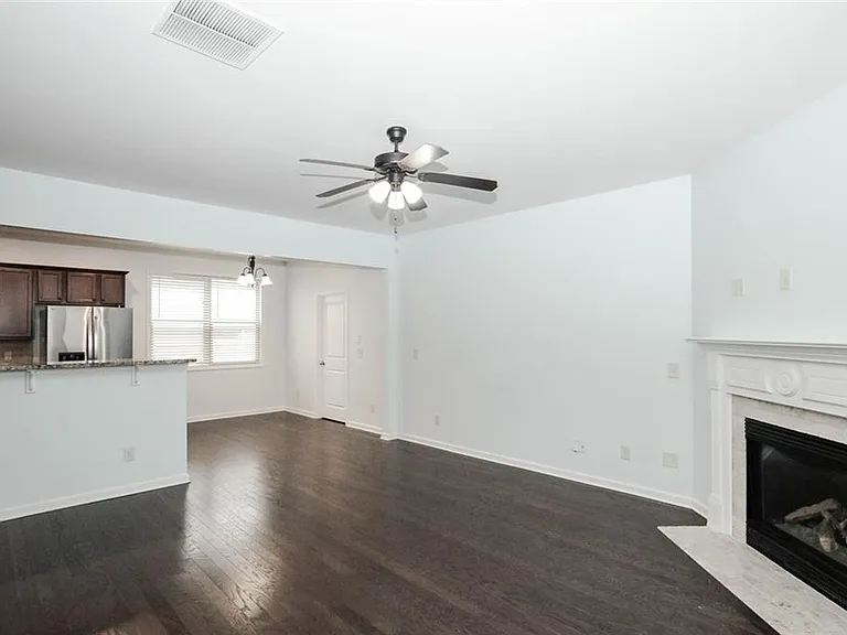 438 Privet Cir — Photo 6